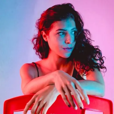 Valeria Valverde ๐ธ profile