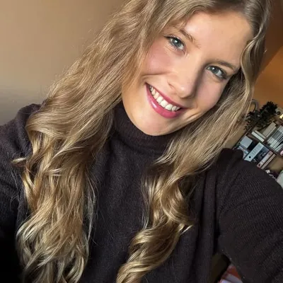 Vanessa | living my best 20s profile