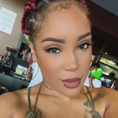 Vanessa R. /HairStylist 19yrs profile