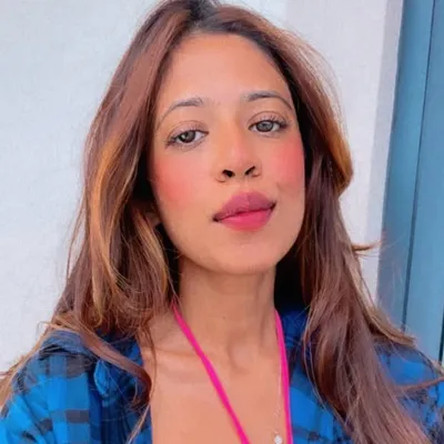 Vanessa Mendes profile