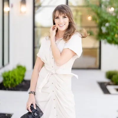 VANESSA JOY | PHOTOGRAPHER + BUSINESS COACH profile