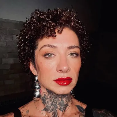 Vanessa Freire profile