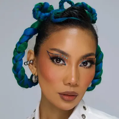 VANIA | Maquilladora Pro & Beauty Vlogger profile