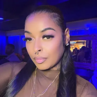 vanity correa profile