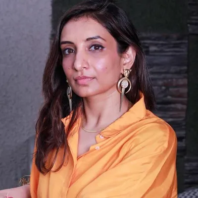 Shikha Khemka | Personal Stylist | Shopper | Colour analyst profile