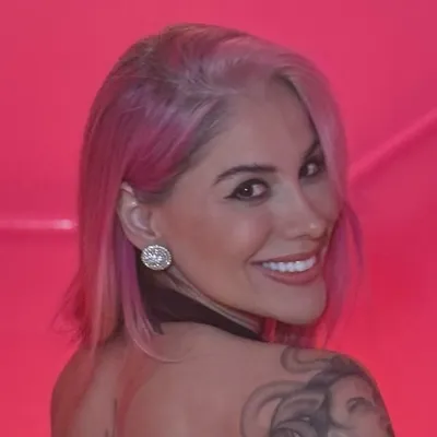 VANESSA MESQUITA profile