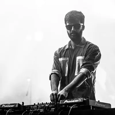 Van Moon profile