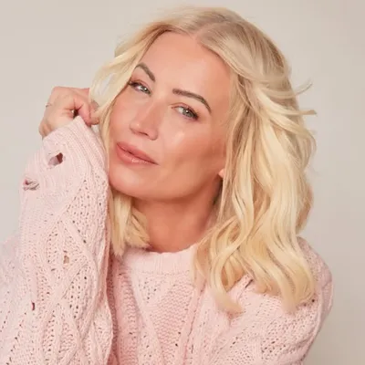 DENISE VAN OUTENš« profile