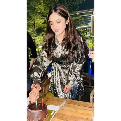 Vanshikaa Jain ❄ profile