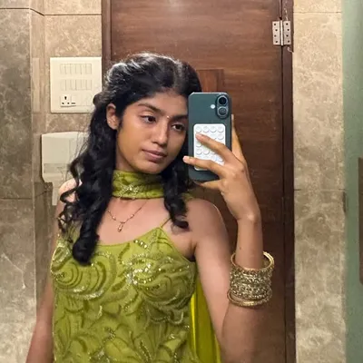 V🕊️