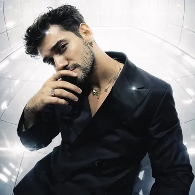 Ozan Varol profile