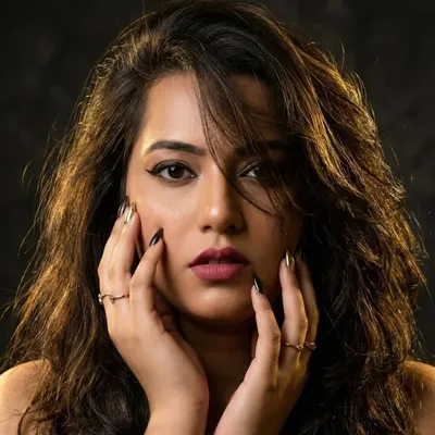 Varsha Pillai - Curvy Fashion Model profile