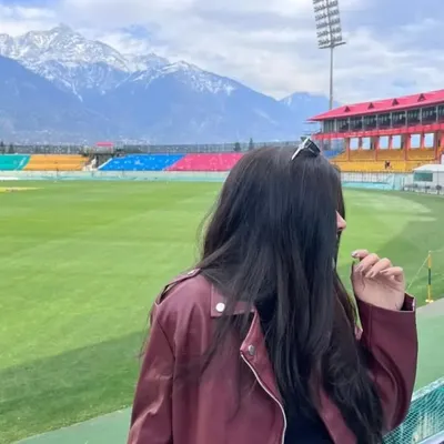 Varsha🐣 profile