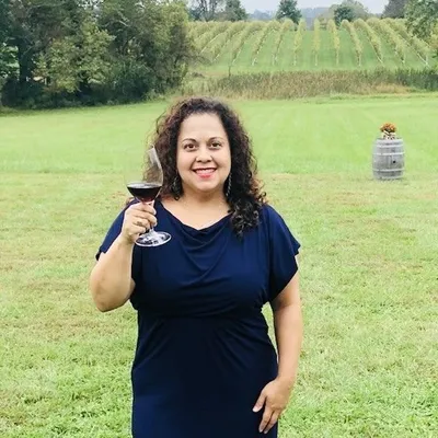 Stacy ✨VaWineKnow profile