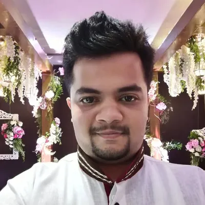 Vardhan Zaveri(LensMan) profile