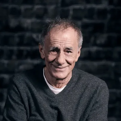 Roberto Vecchioni profile