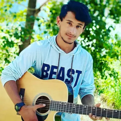 Veer Thakur profile
