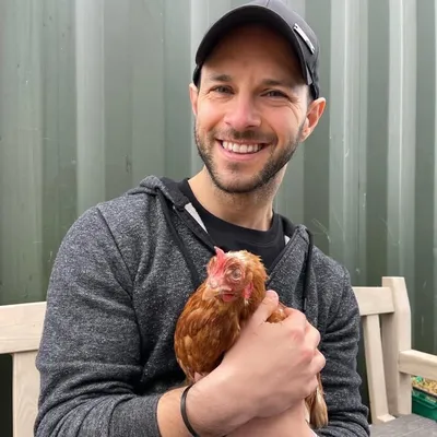 ADAM WARREN ๐ profile