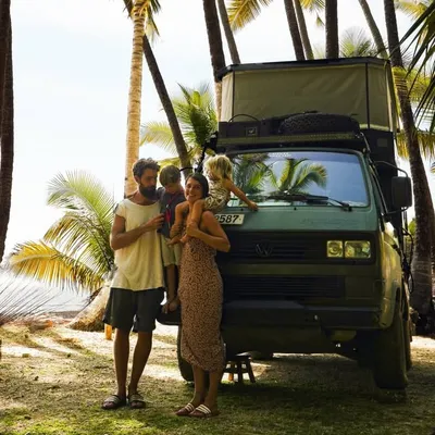 OVERLANDING | FAMILY | SYNCRO profile
