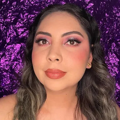Veronica Tostado ✨ profile