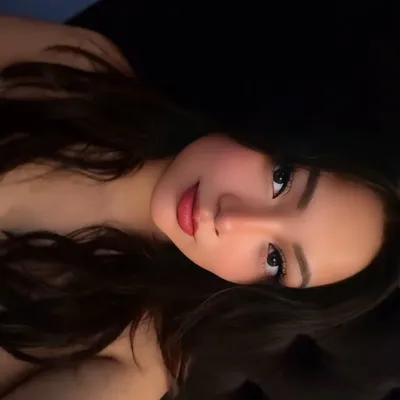 Verónica🍒 profile