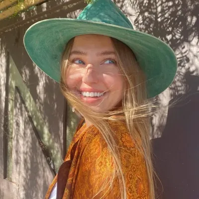 Veronica Dunne profile