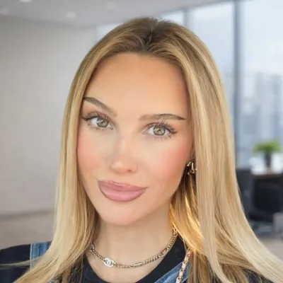 Veronika Rajek profile