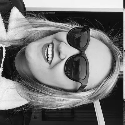 VERONIKA 》TRAVEL CONTENT CREATOR profile