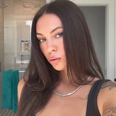 Veronika ✨ profile