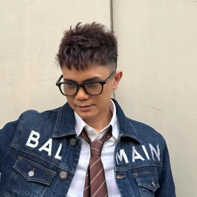 Vhong Navarro profile