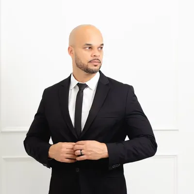 Vic Arias profile