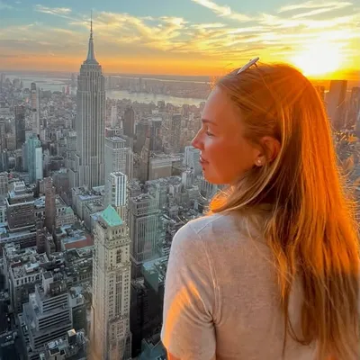 vicky. profile