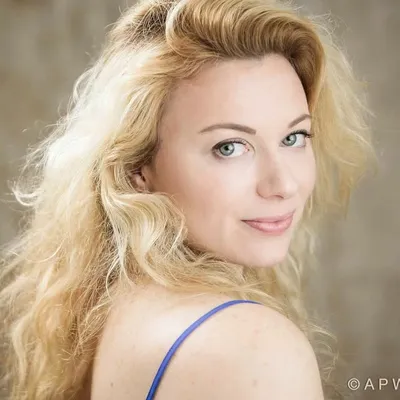 Vicky Carter: Storyteller, by trade & by nature profile
