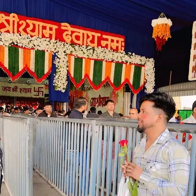 𝐯𝐢𝐜𝐤𝐲 कश्यप profile