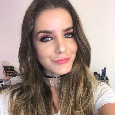 Victoria Zavalia profile