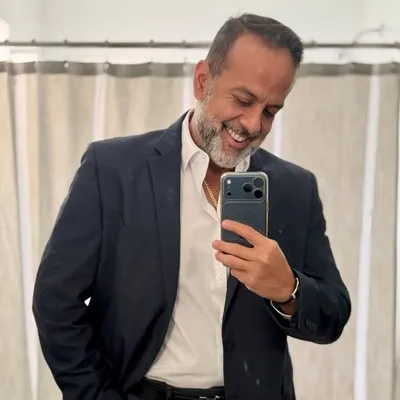 Víctor Alvarez profile