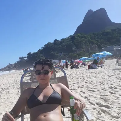 Victoria Bastos profile