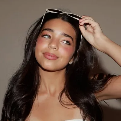 Victoria Char Warner profile