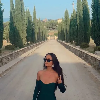 Victoria De León profile