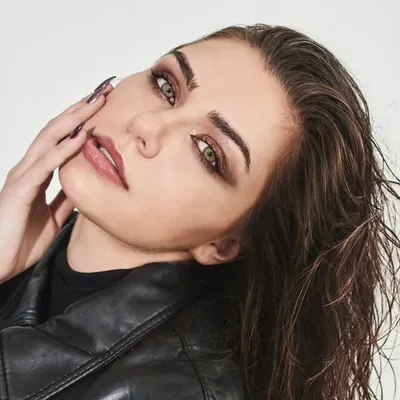 Victoria Konefal profile