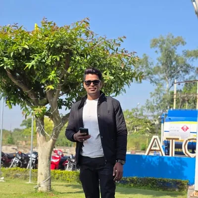 Vijay Mehra profile