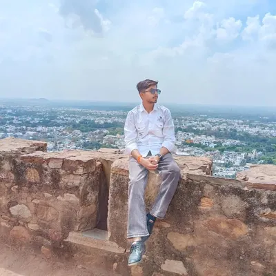 VIJJU ✨ profile