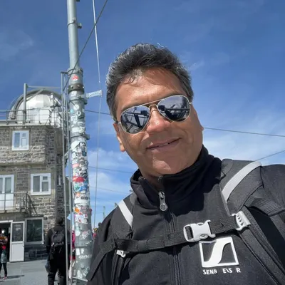 Vijay Dayal profile
