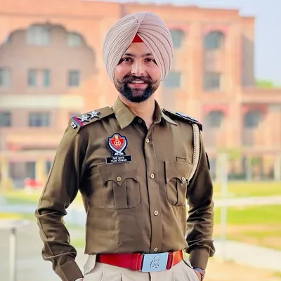 Sub-inspector Vijay Kumaar Sangar 🦅 profile