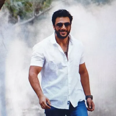 Girish Gandhi profile