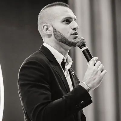 Вик Головко profile