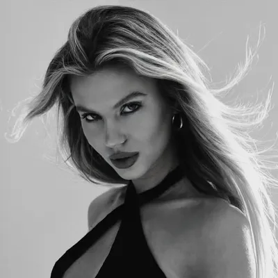 Viktoria Pyrih • model NYC profile