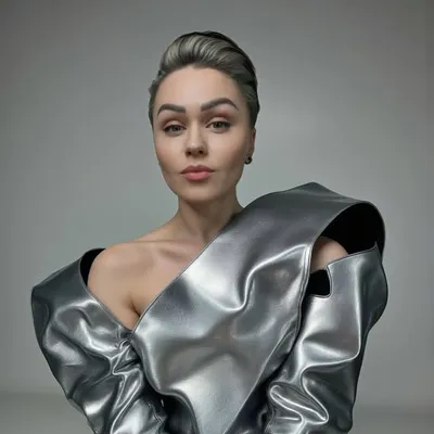 VIKTORIA | MODESTA profile
