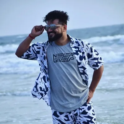 Vineet Singh rajput profile