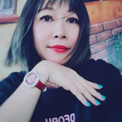 Iris Vivian profile